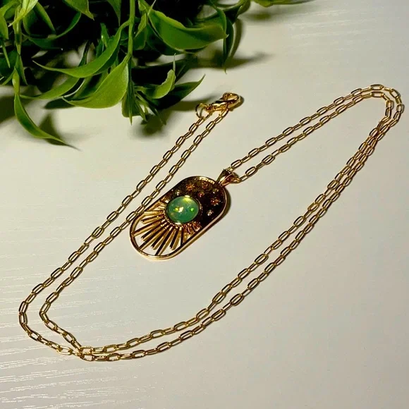 Lovely Fashion Pendant with Delicate Gold Tone Chain - Picture 6 of 6